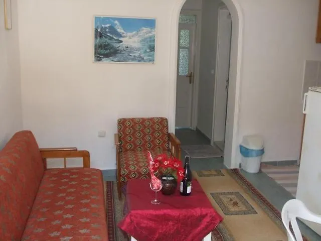 דליאן Villa Arda Hotel מלון דירות